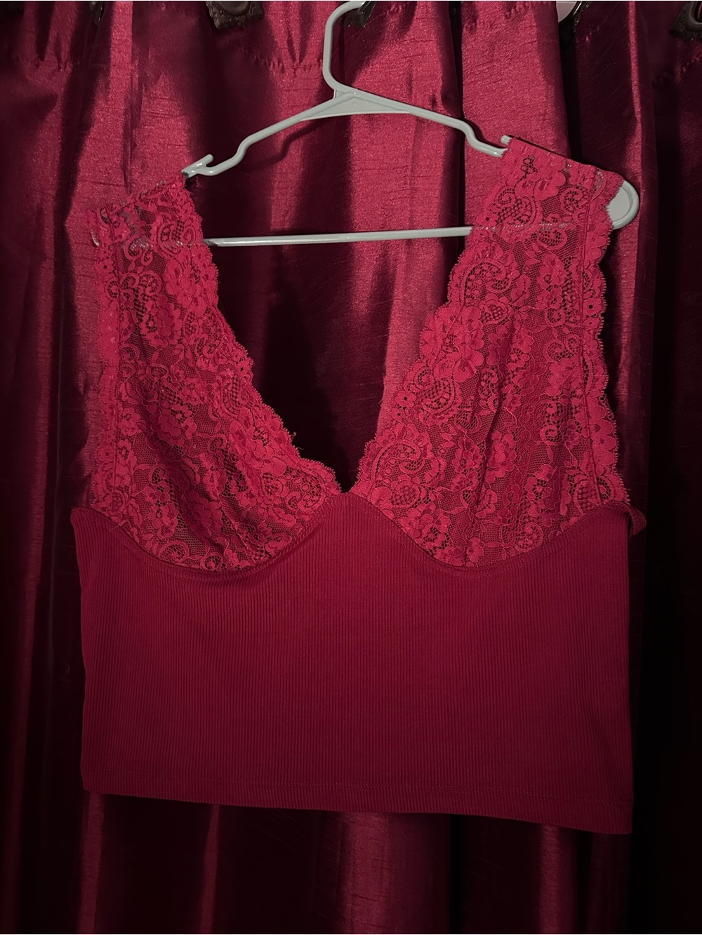 Cider Lace-Trim Ribbed Bandeau in Deep Red